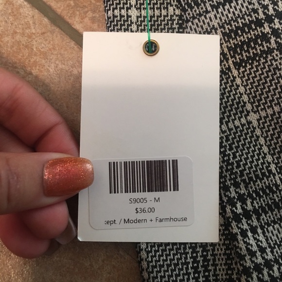 NWT Lush plaid skirt - Picture 4 of 6